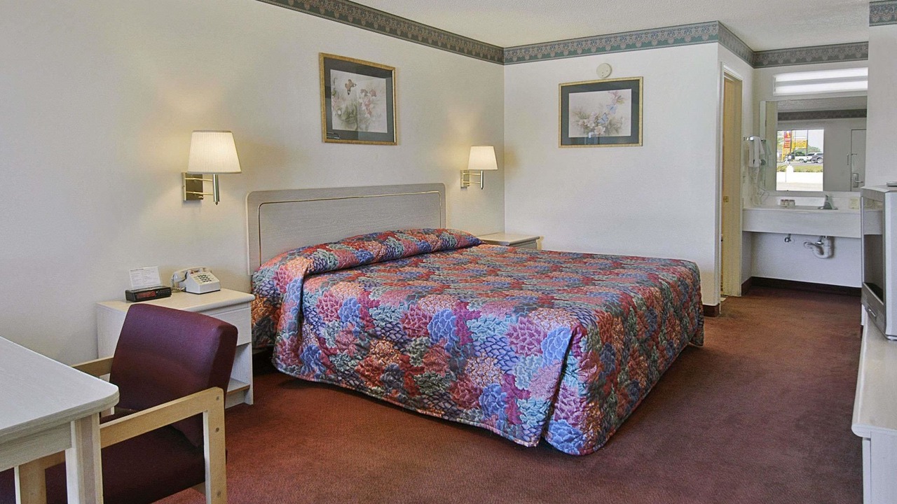Photo of Bedroom in Chipley