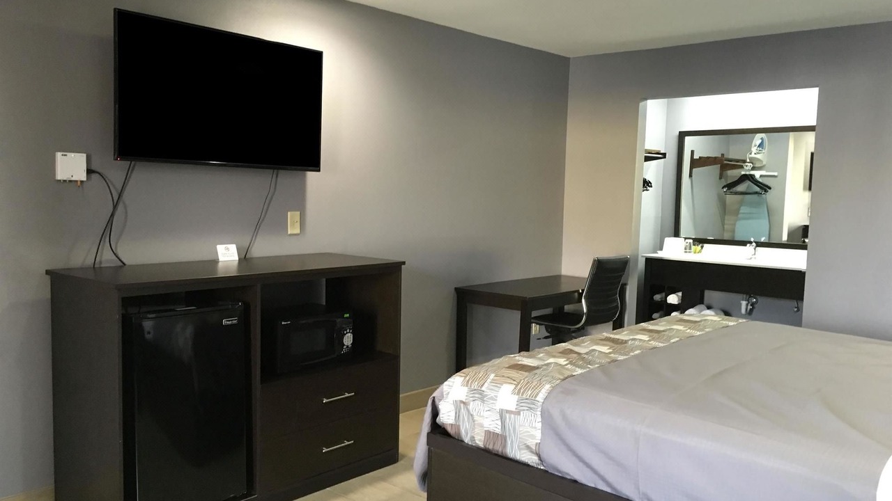 Photo of Bedroom in Denham Springs