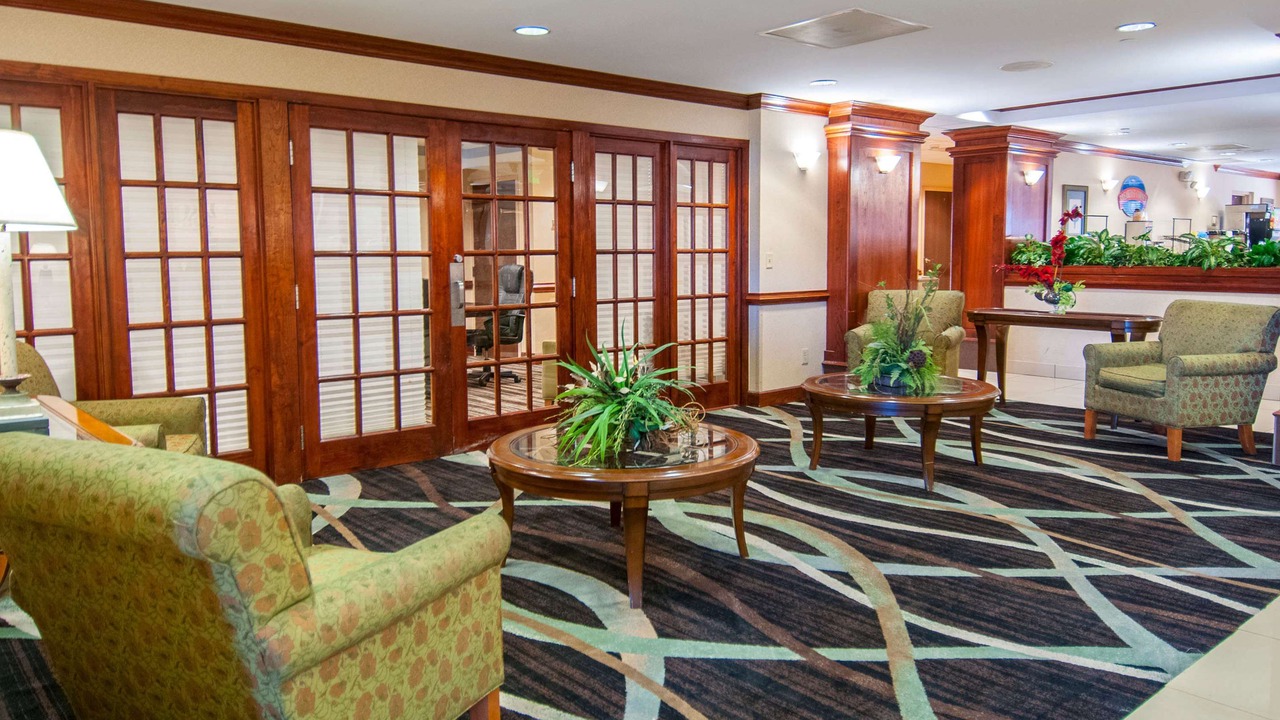 Photo of Livingroom in Tougaloo