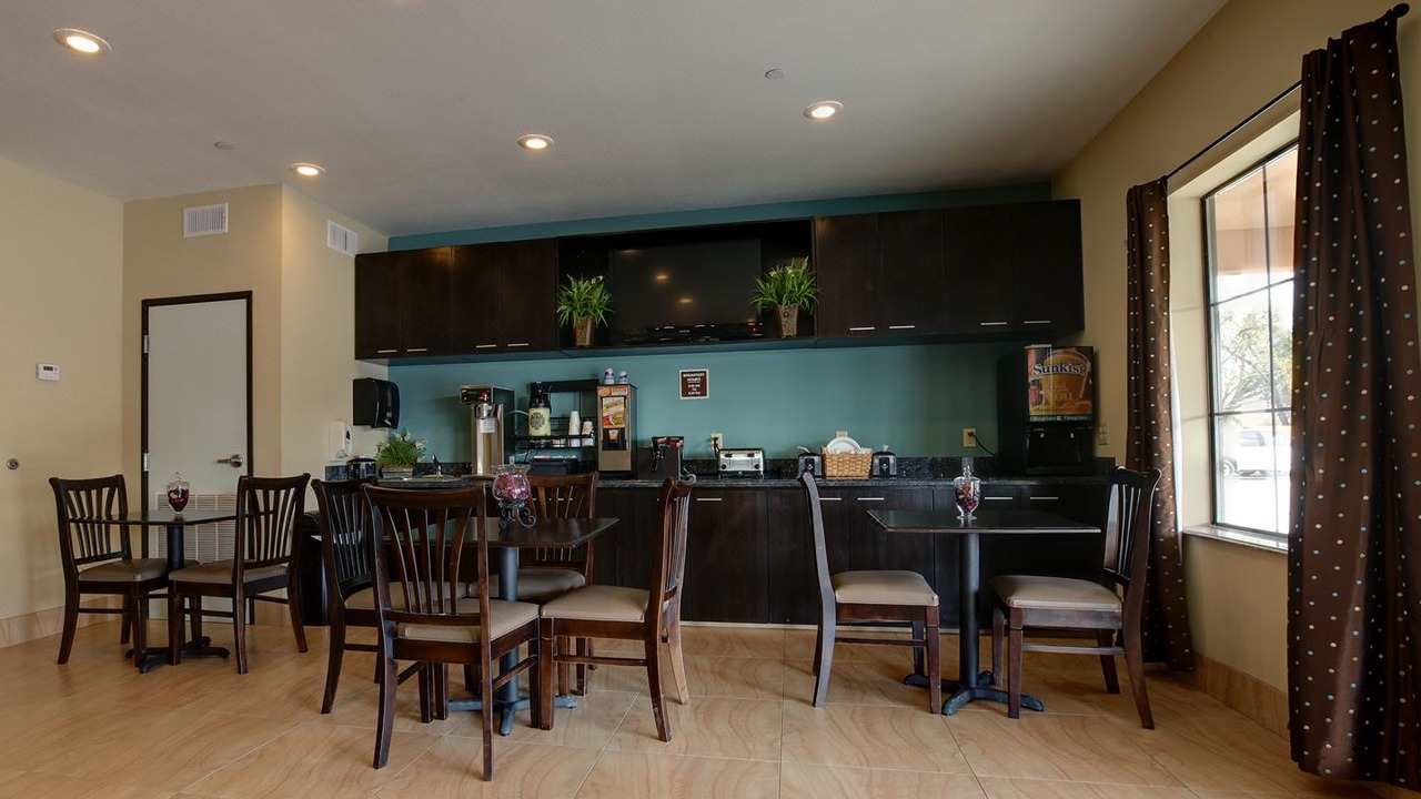 Photo of Livingroom in Sulphur