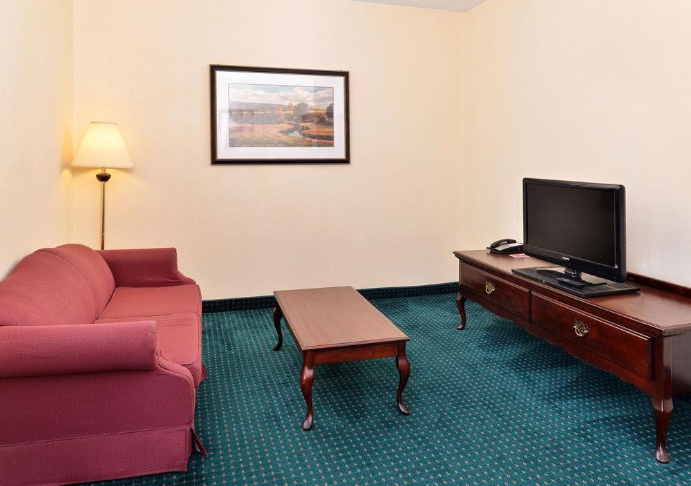 Photo of Livingroom in Canton