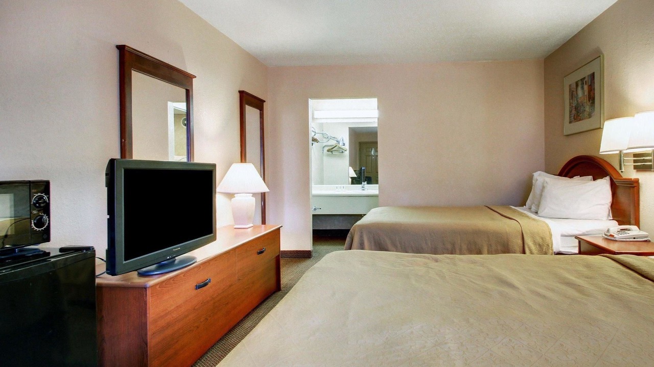 Photo of Bedroom in Tougaloo