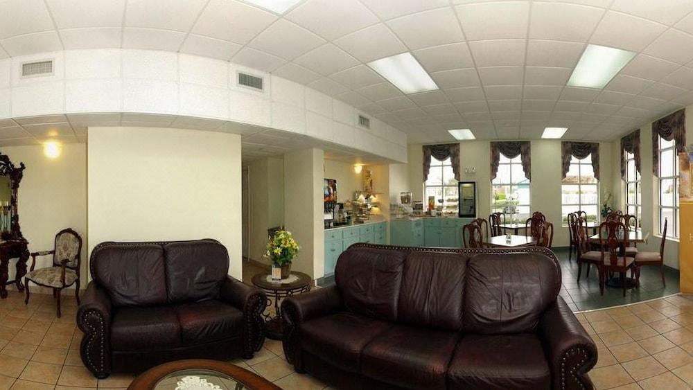 Photo of Livingroom in Chipley