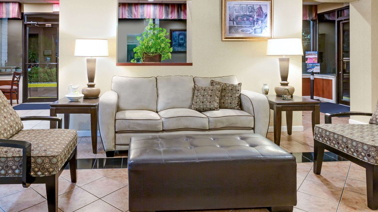 Photo of Livingroom in Hoover
