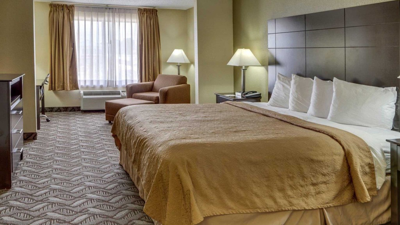 Photo of Bedroom in Broadmoor