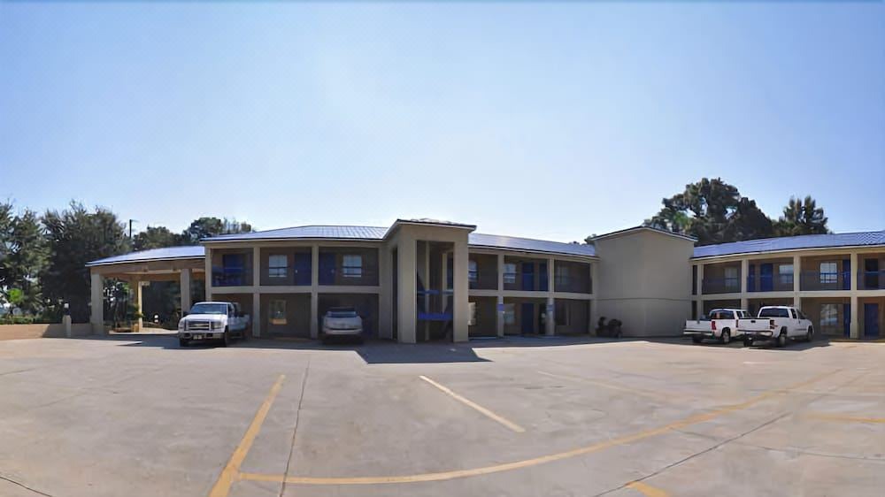Photo of Buildings in Chipley