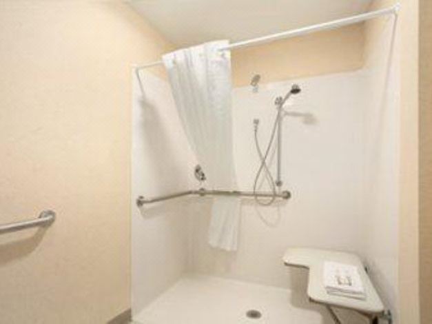 Photo of Bathroom in Pearl