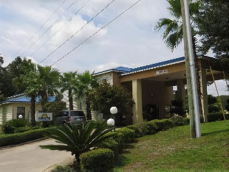 Photo of Buildings in Chipley
