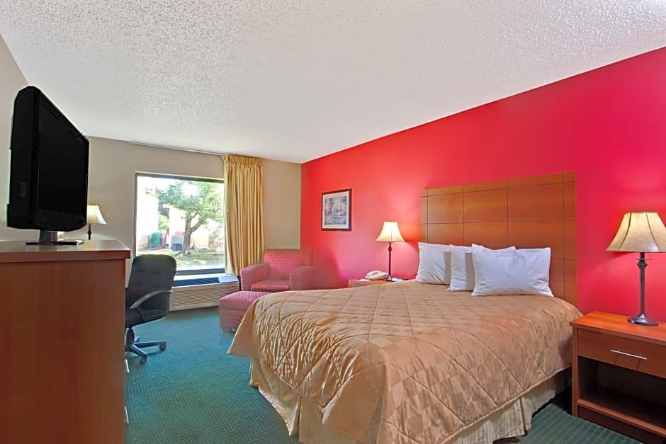 Photo of Bedroom in Pearl
