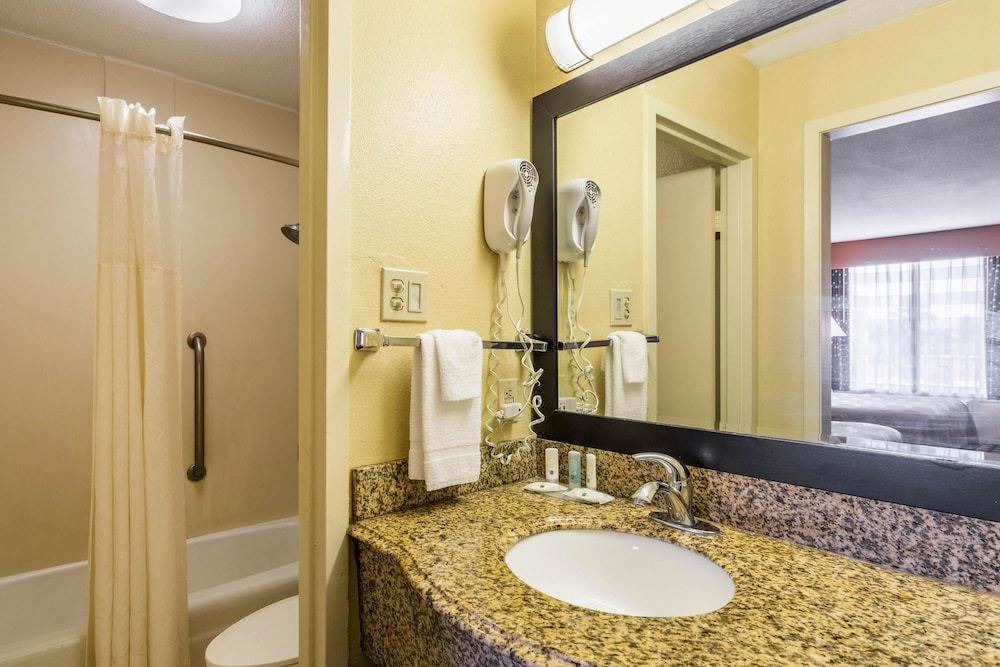 Photo of Bathroom in Port Allen
