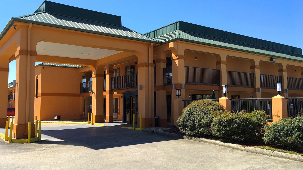 Photo of Buildings in Denham Springs