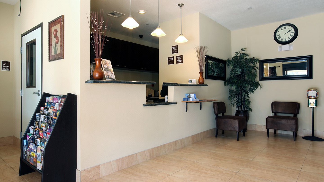 Photo of Livingroom in Sulphur