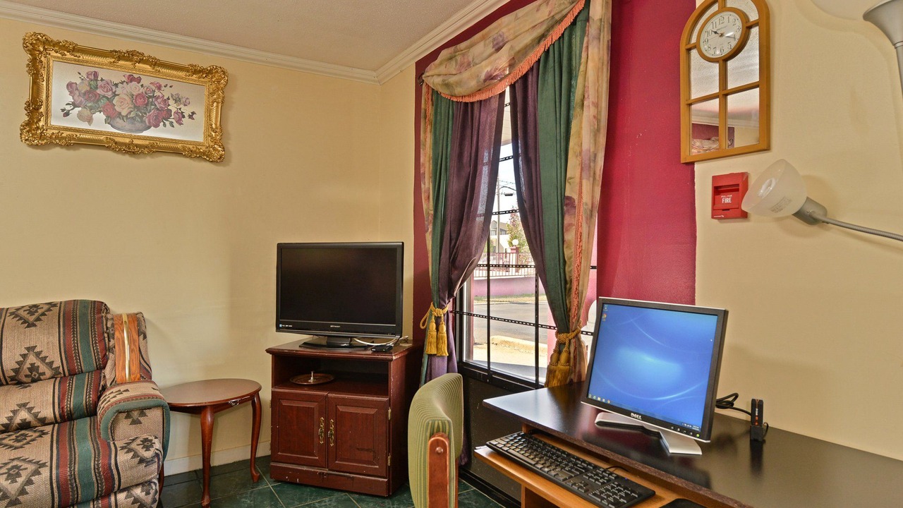 Photo of Livingroom in Greater Belhaven