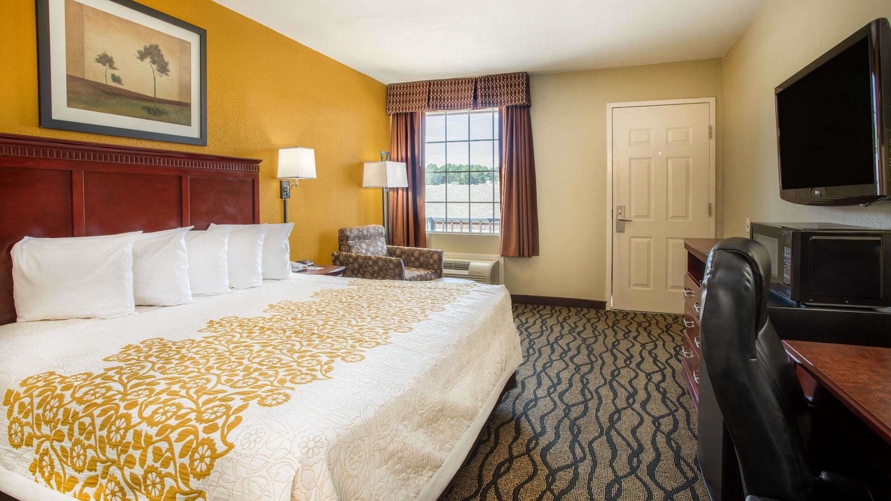 Photo of Bedroom in Leesville