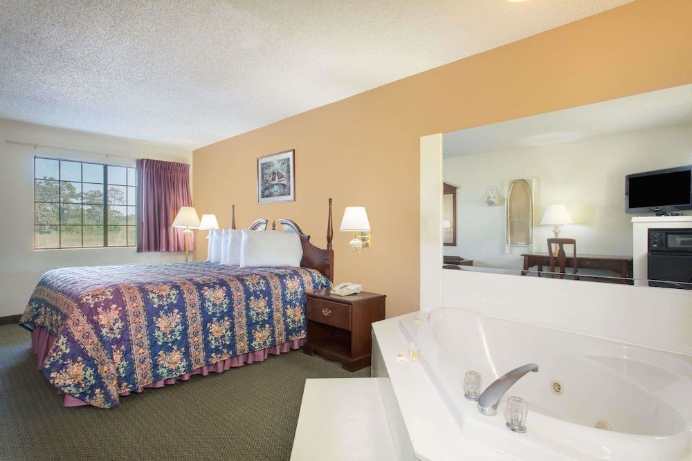 Photo of Bedroom in Picayune