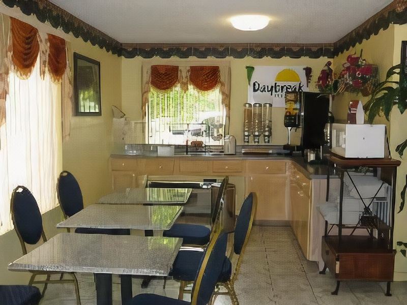 Photo of Livingroom in Chipley