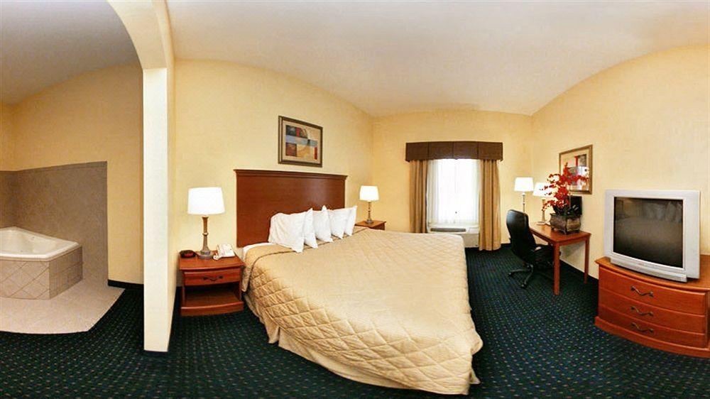 Photo of Bedroom in Chipley