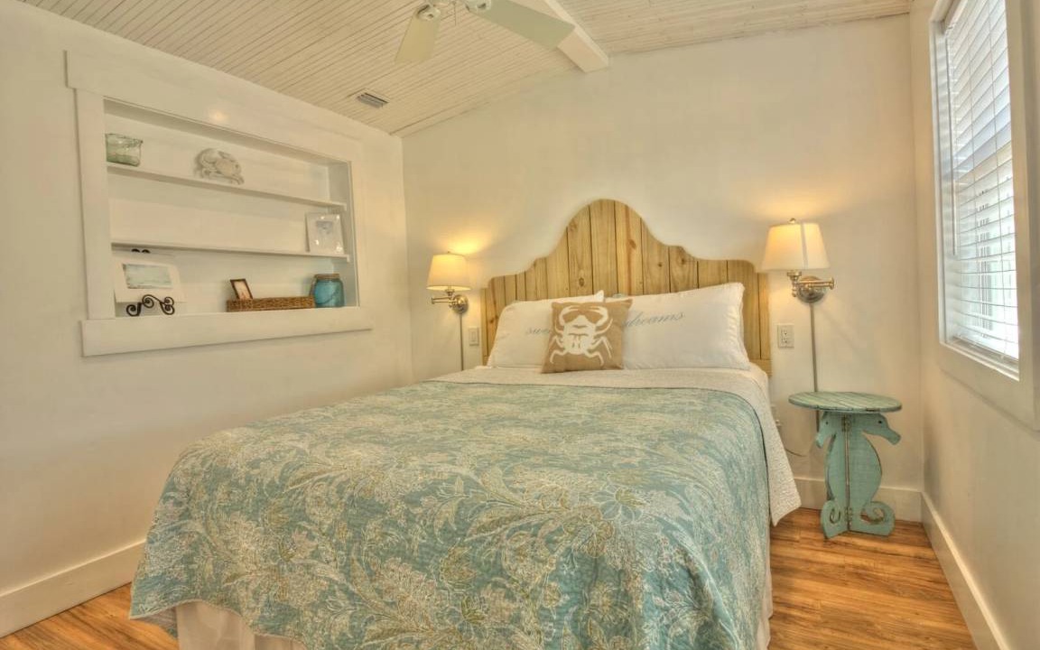 Photo of Bedroom in Laguna Beach Estates