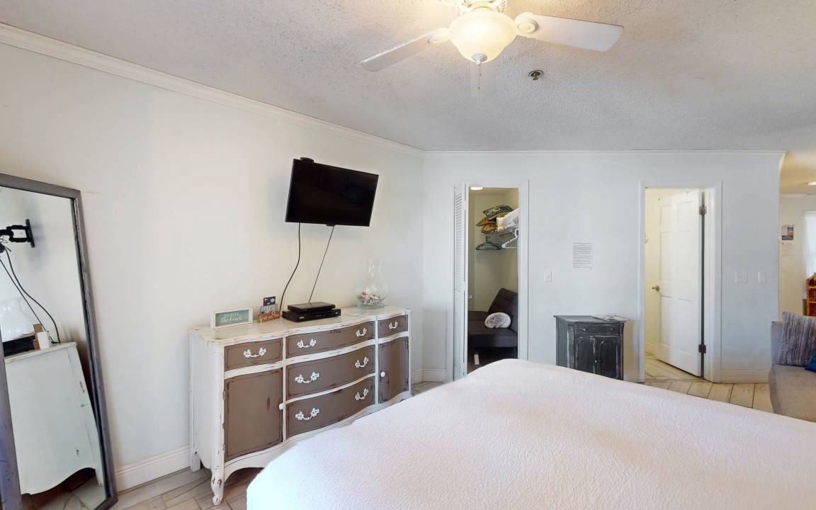 Photo of Bedroom in Gulf Lagoon Beach