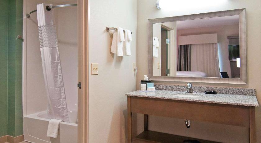 Photo of Bathroom in Northwest Pensacola