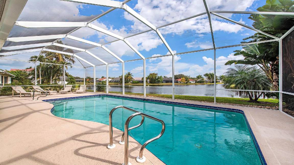Photo of Patio Balcony in Crown Pointe