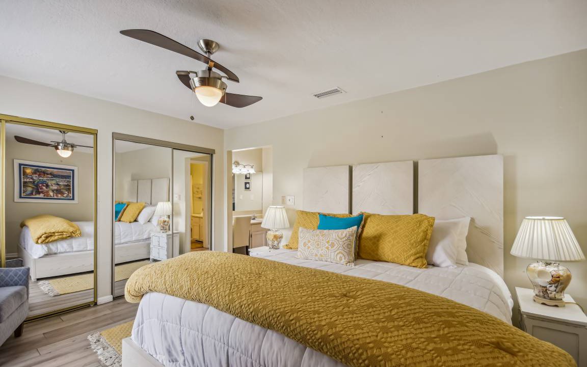 Photo of Bedroom in Holiday Isle