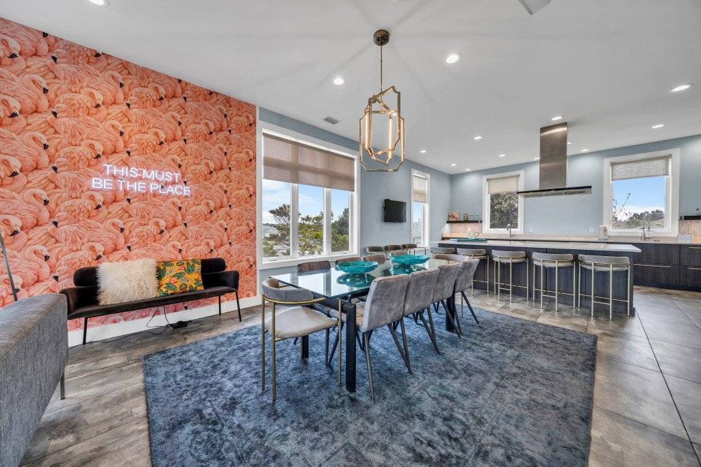Photo of Others in Avalon Beach Estates