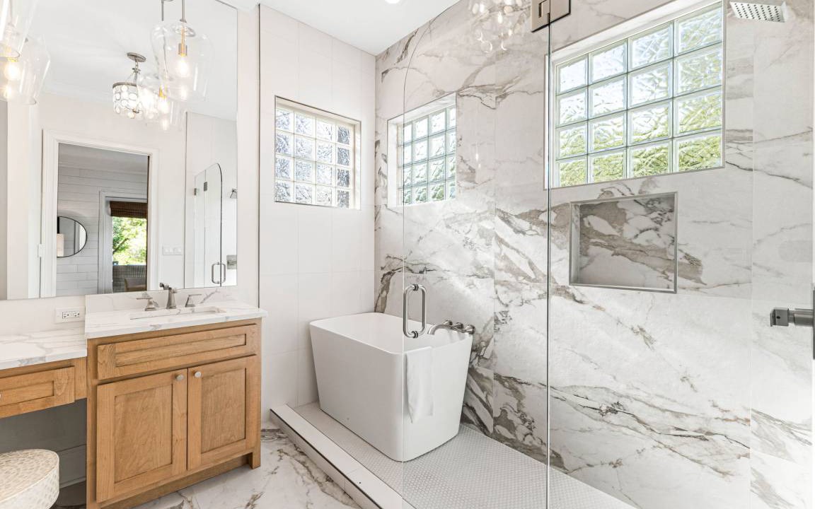 Photo of Bathroom in White's Gulfview