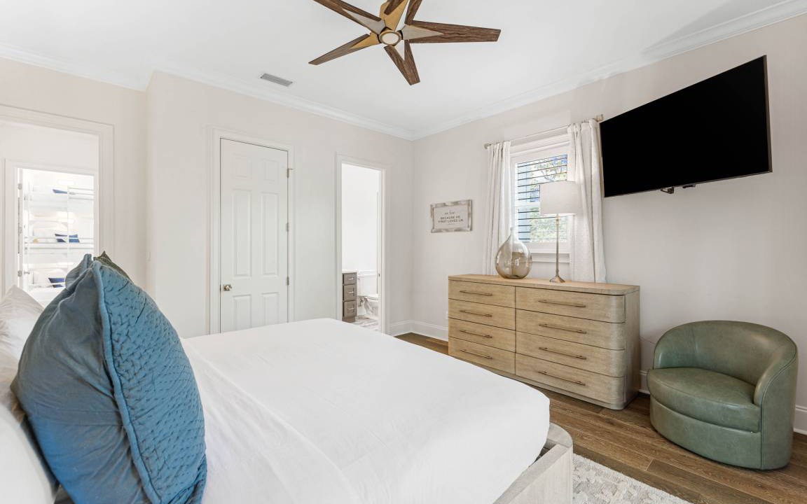 Photo of Bedroom in White's Gulfview
