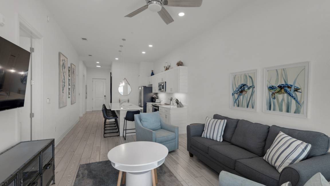 Photo of Livingroom in Gulf Place