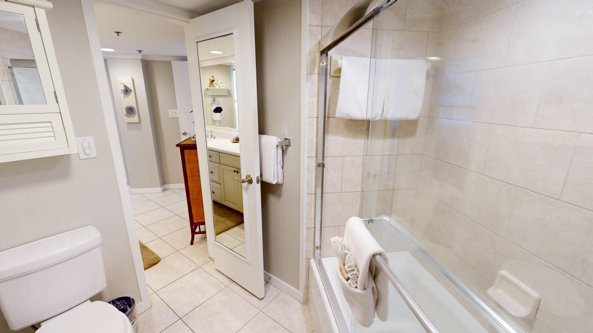Photo of Bathroom in Holiday Isle