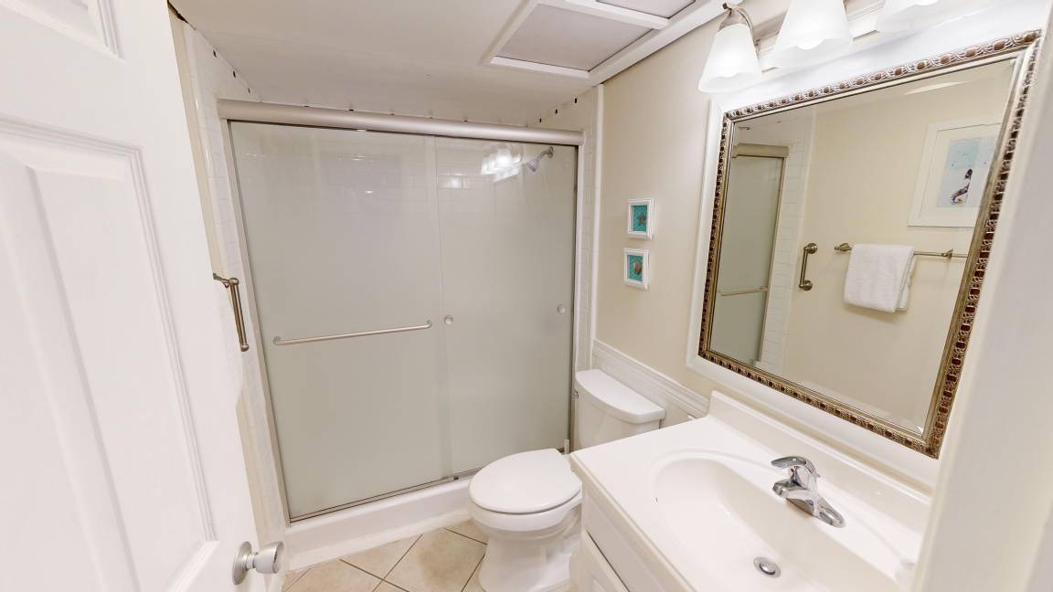 Photo of Bathroom in Holiday Isle