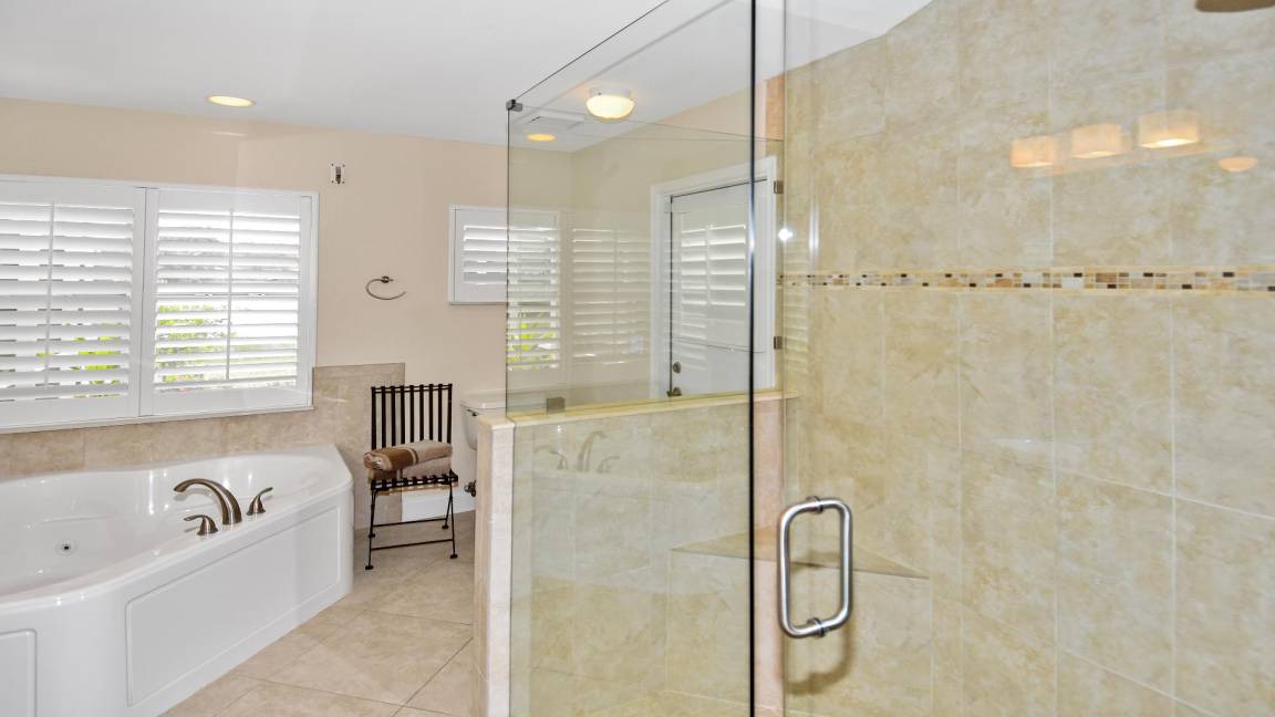 Photo of Bathroom in Crown Pointe