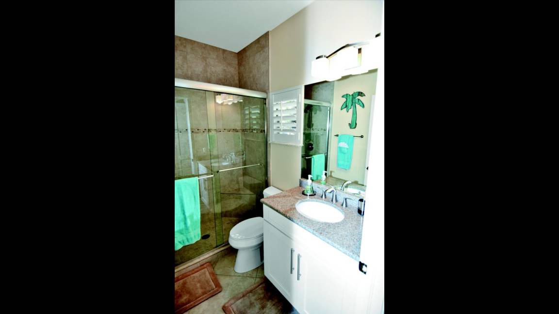 Photo of Bathroom in Crown Pointe