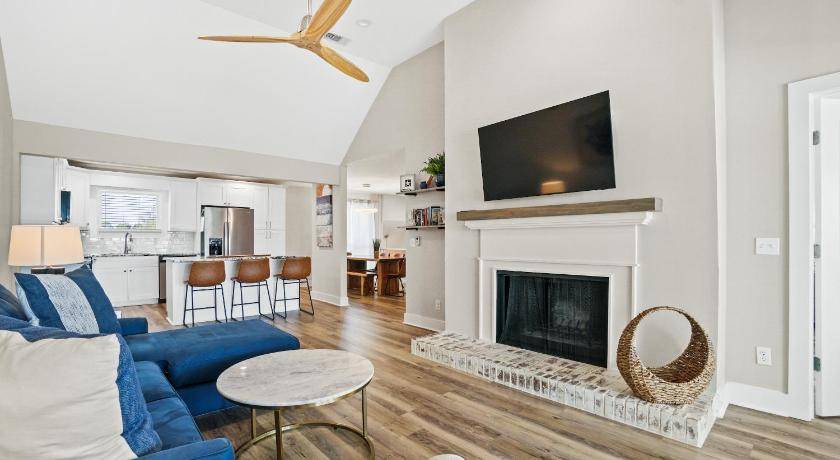 Photo of Livingroom in Upper Grand Lagoon