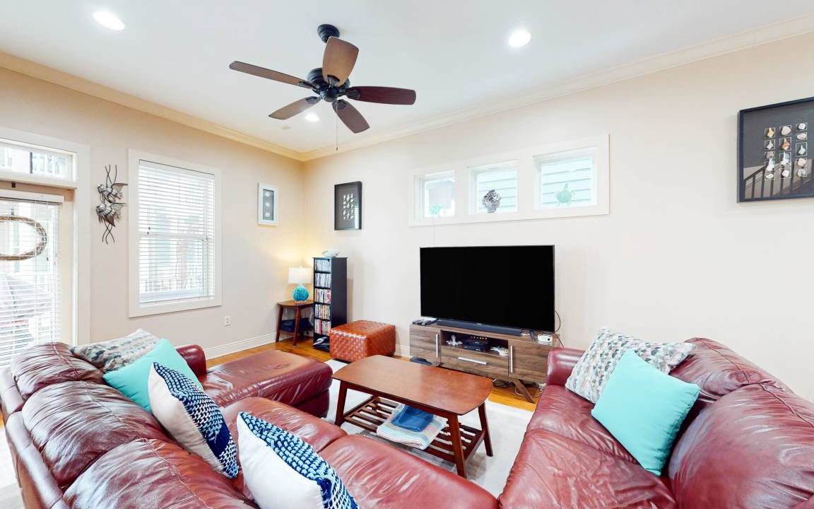 Photo of Livingroom in Crescent Beach