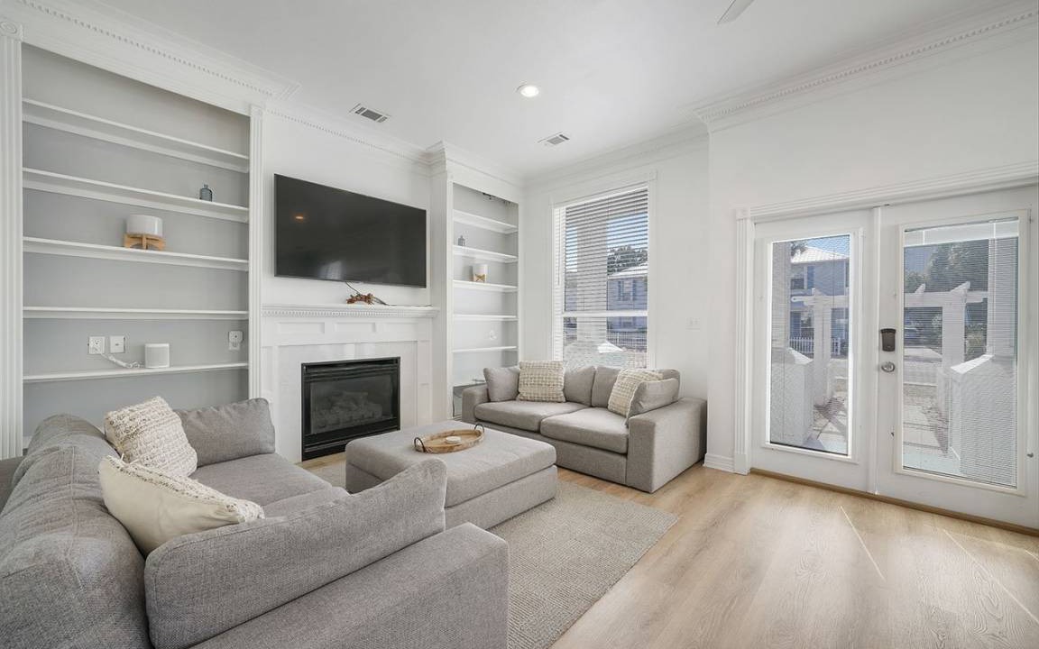 Photo of Livingroom in Crystal Shores