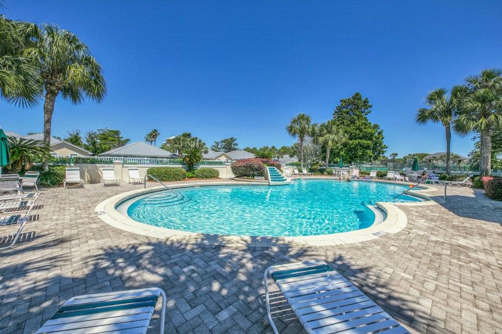 Photo of Others in Avalon Beach Estates