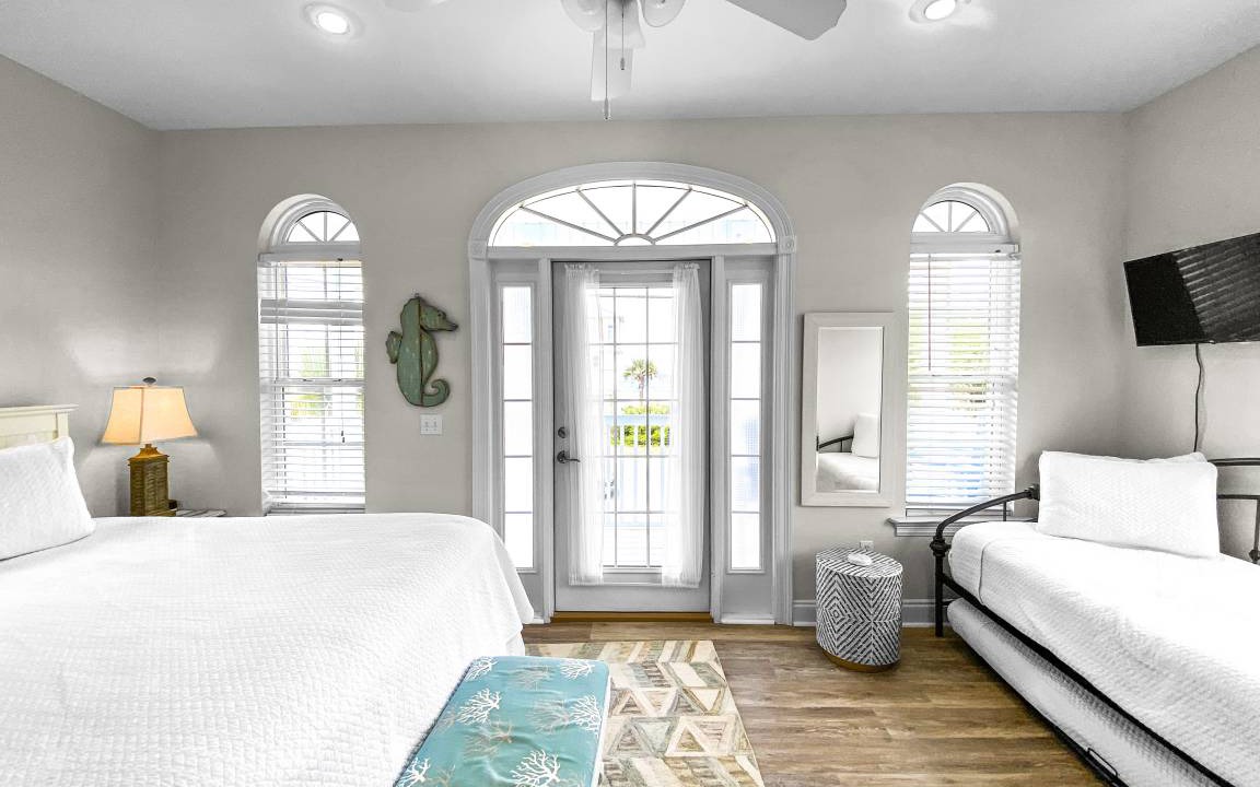 Photo of Bedroom in Lullwater Beach