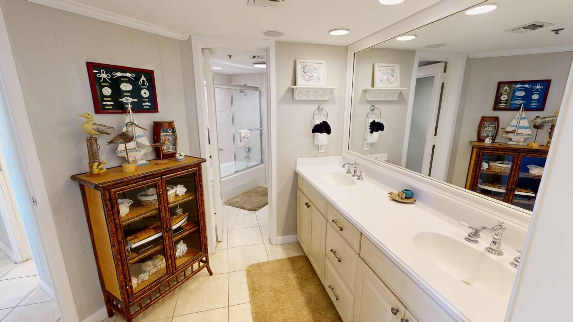 Photo of Bathroom in Holiday Isle