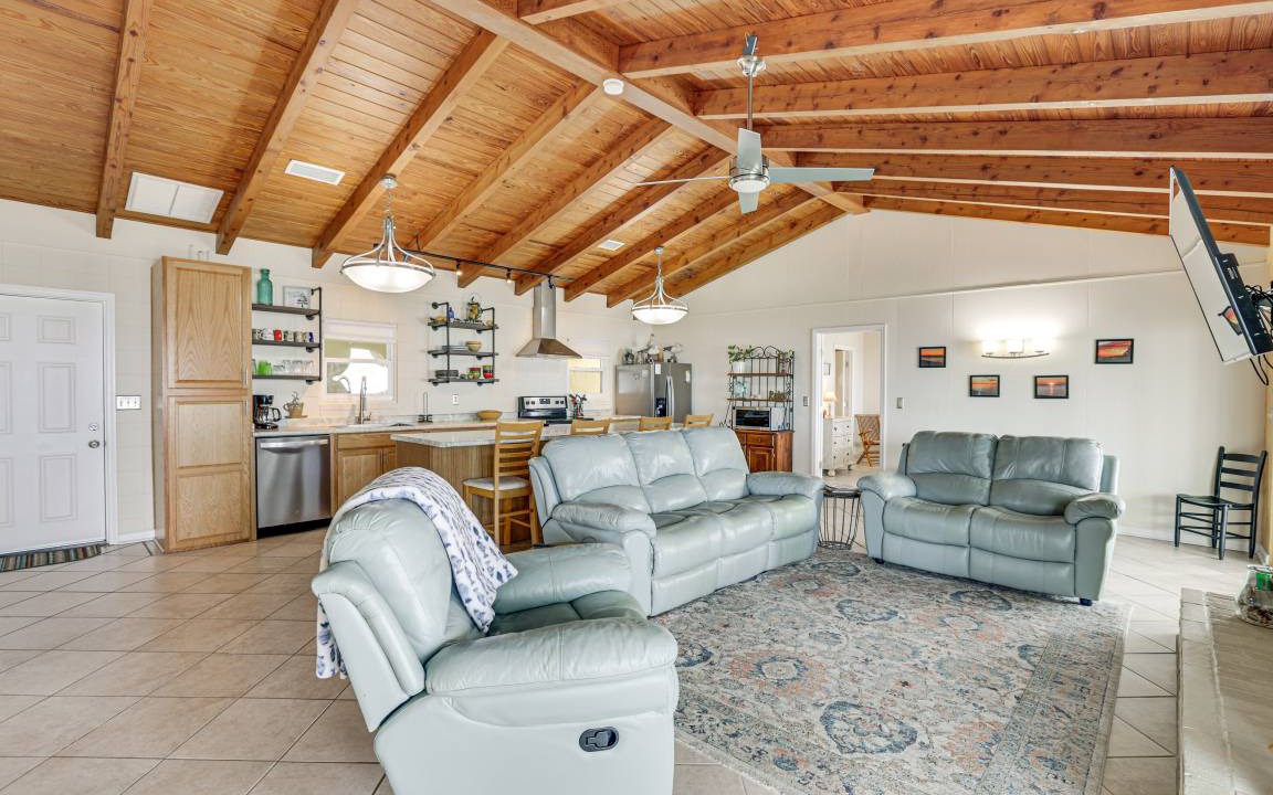 Photo of Livingroom in Alligator Point