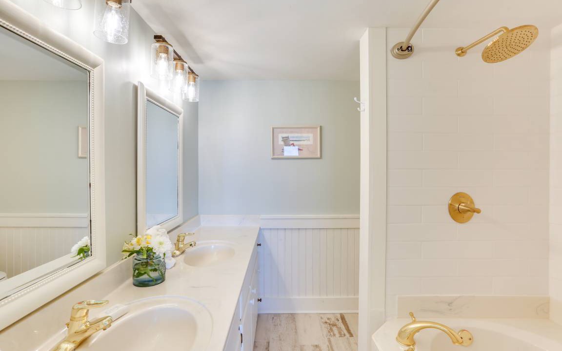 Photo of Bathroom in Sunnyside