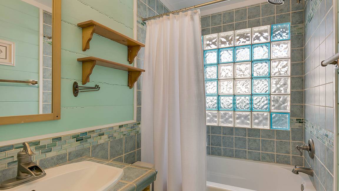 Photo of Bathroom in Seaside