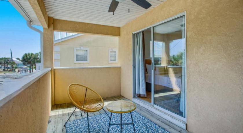Photo of Patio Balcony in Silver Sands