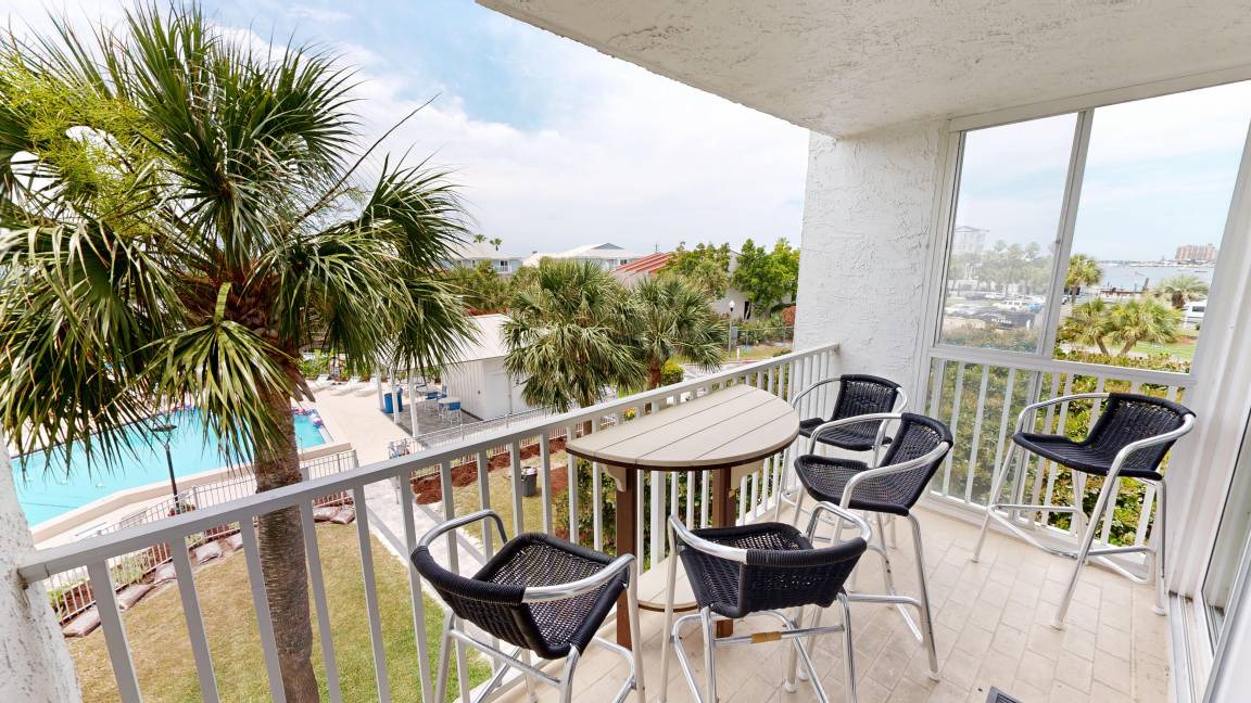 Photo of Patio Balcony in Holiday Isle