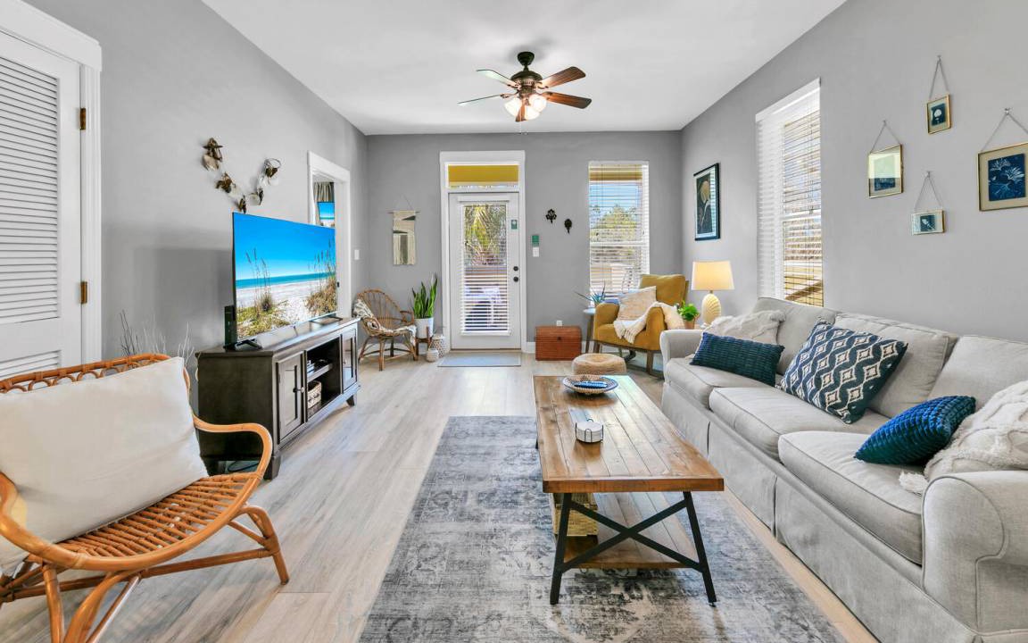Photo of Livingroom in Dune Allen Beach