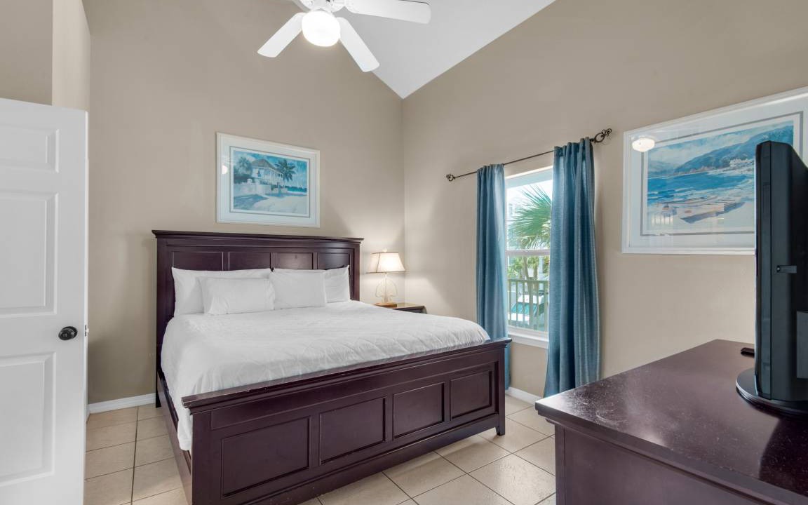 Photo of Bedroom in Crystal Beach