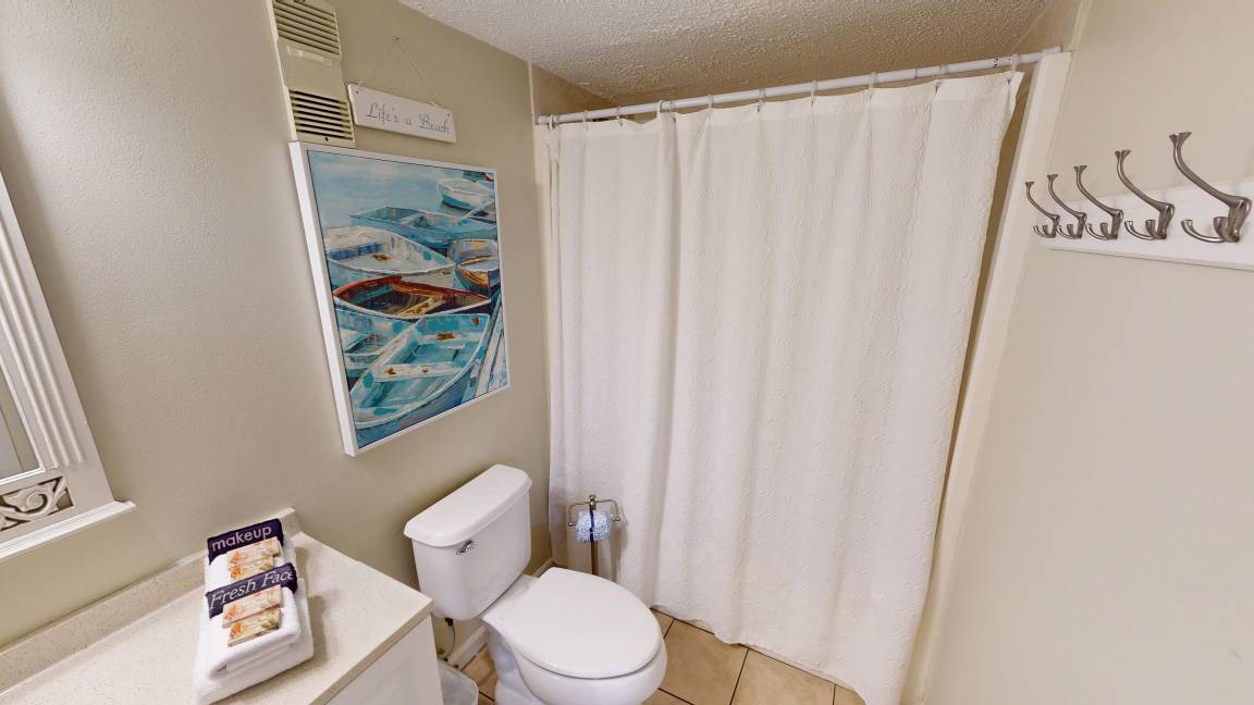 Photo of Bathroom in Holiday Isle