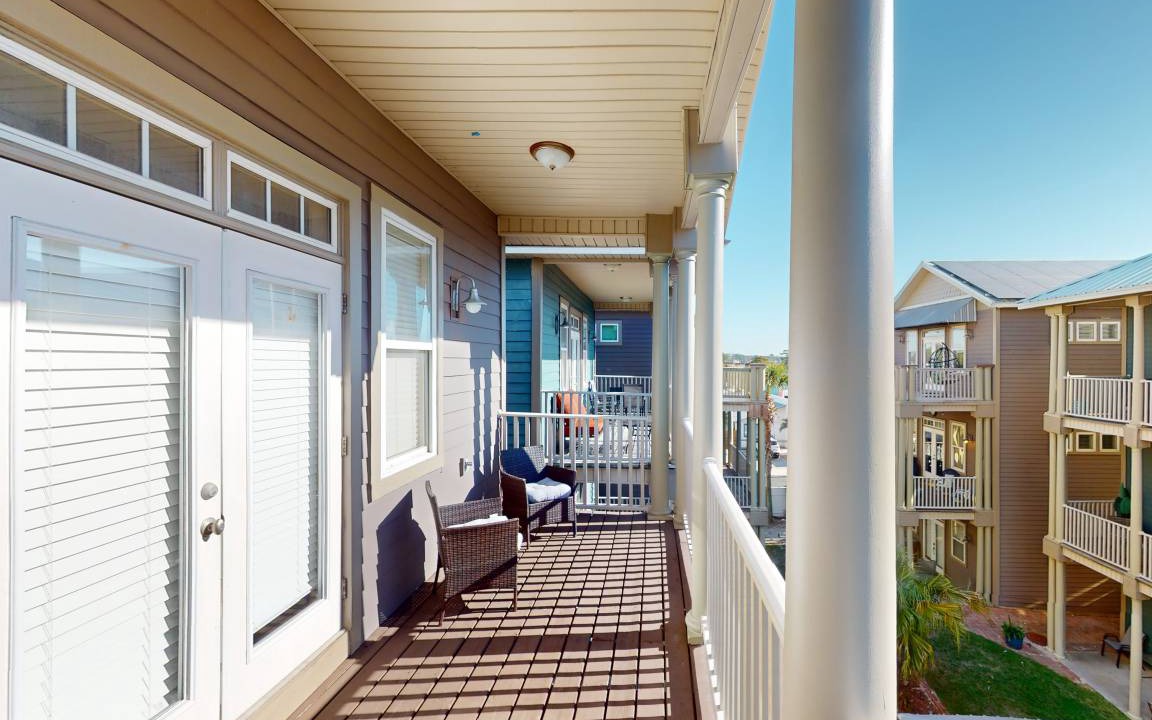 Photo of Patio Balcony in Crescent Beach