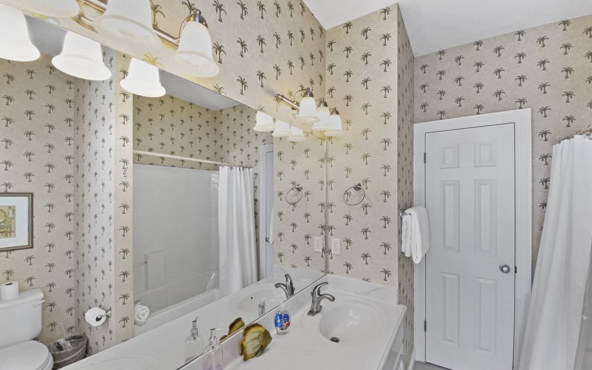 Photo of Bathroom in Lullwater Beach